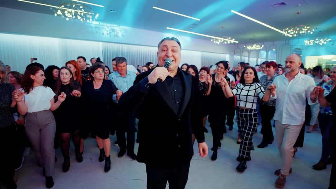 Vali Vijelie 🎤 Beau că nu am 2 vieți 🍻😅 LIVE Forest M